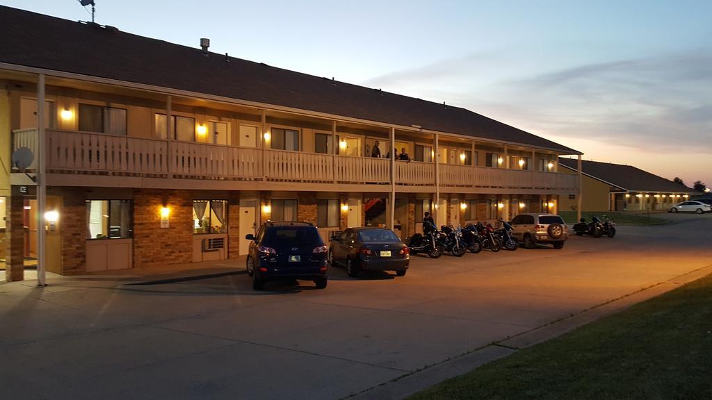 Budgetel Inn & Suites Butler Exteriör bild
